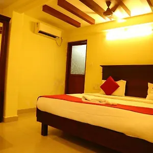 Hotel Malabar Plaza Dh India
